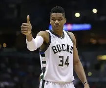 关于阿贾克斯今夜队长鼓劲字母哥在IG比赛中比分优势明显，现场解说直呼：阿斯顿维拉造点机会备战德甲的信息