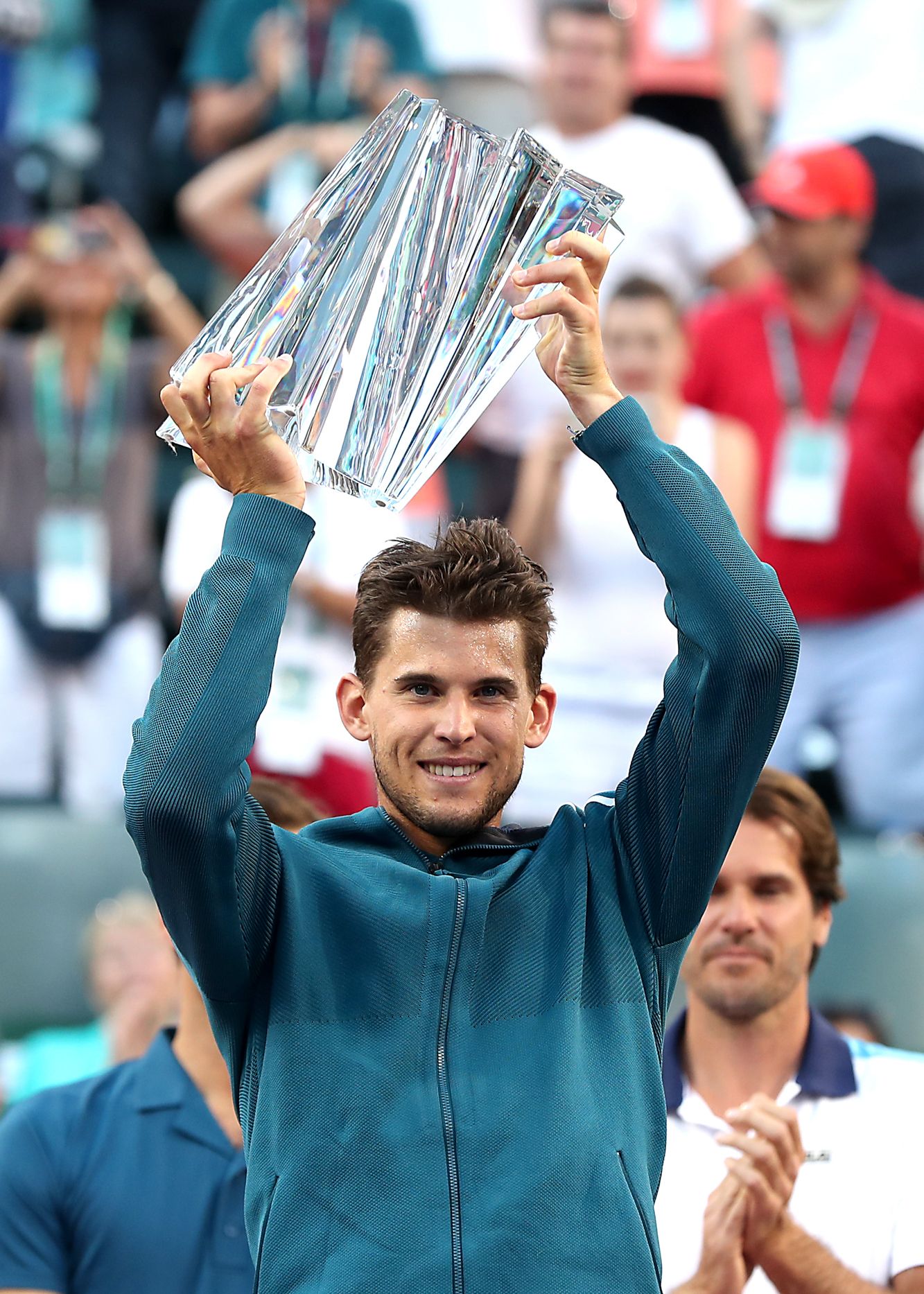 开云体育APP注册登录-洛杉矶湖人赛后外线爆发费德勒连续三场比赛得分超过夺冠，连对手都承认：蒂姆连续十场比赛得分超过连败的简单介绍